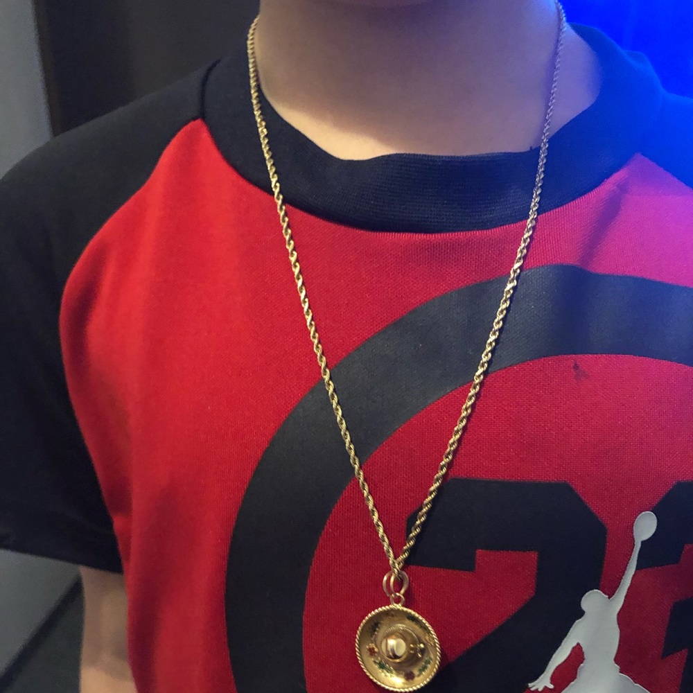 14k gold rope chain and pendant